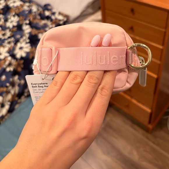 NWT Lululemon Athletica Pink Everywhere Belt Bag Nano - Picture 3 of 4